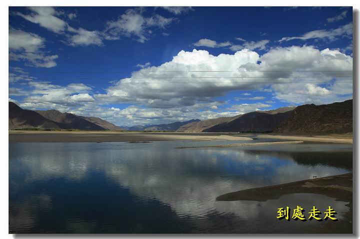 美在路上的拉薩河風光