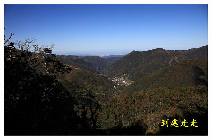 深秋楓葉–秀巒